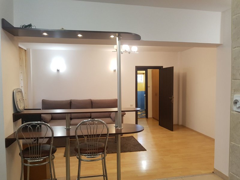 Dorobanti, Stefan cel Mare stradal