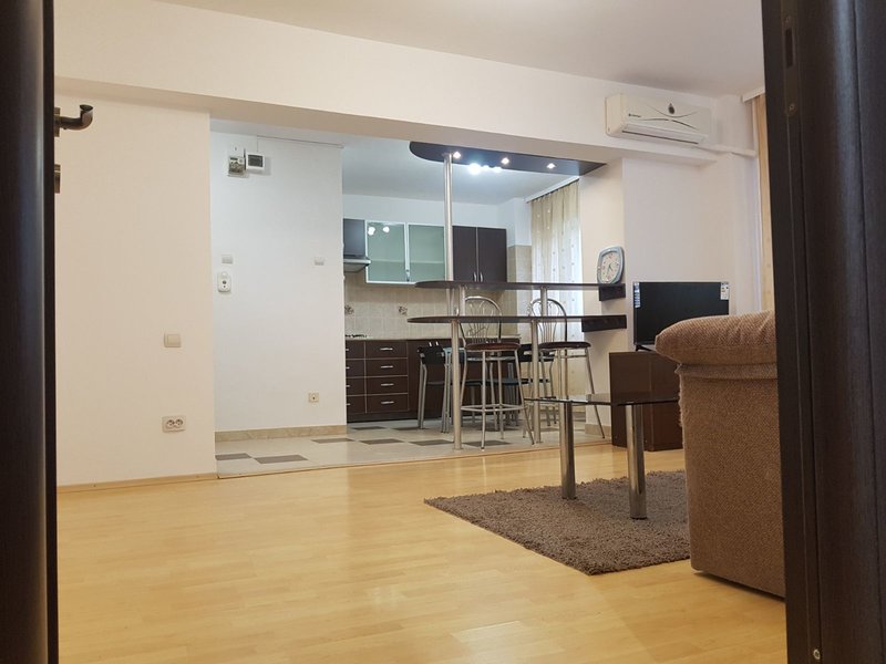 Dorobanti, Stefan cel Mare stradal